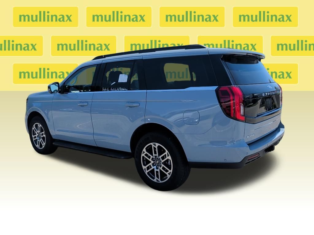 Used 2025 Gray Ford Active image 3
