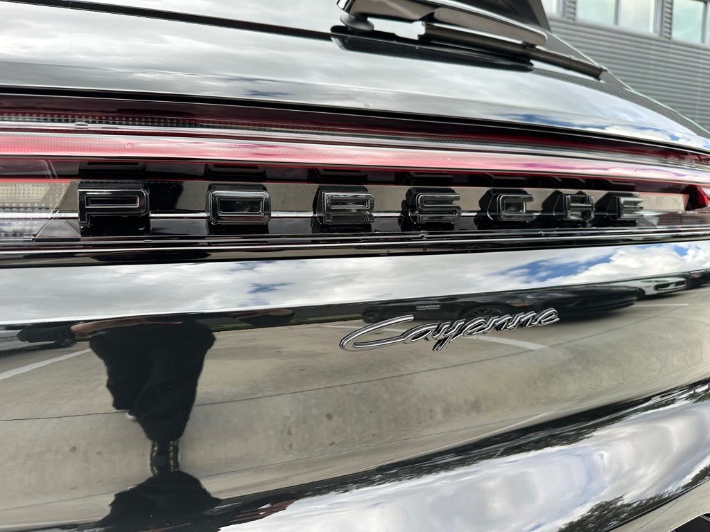 Thumbnail: 2026 Porsche Cayenne - 14