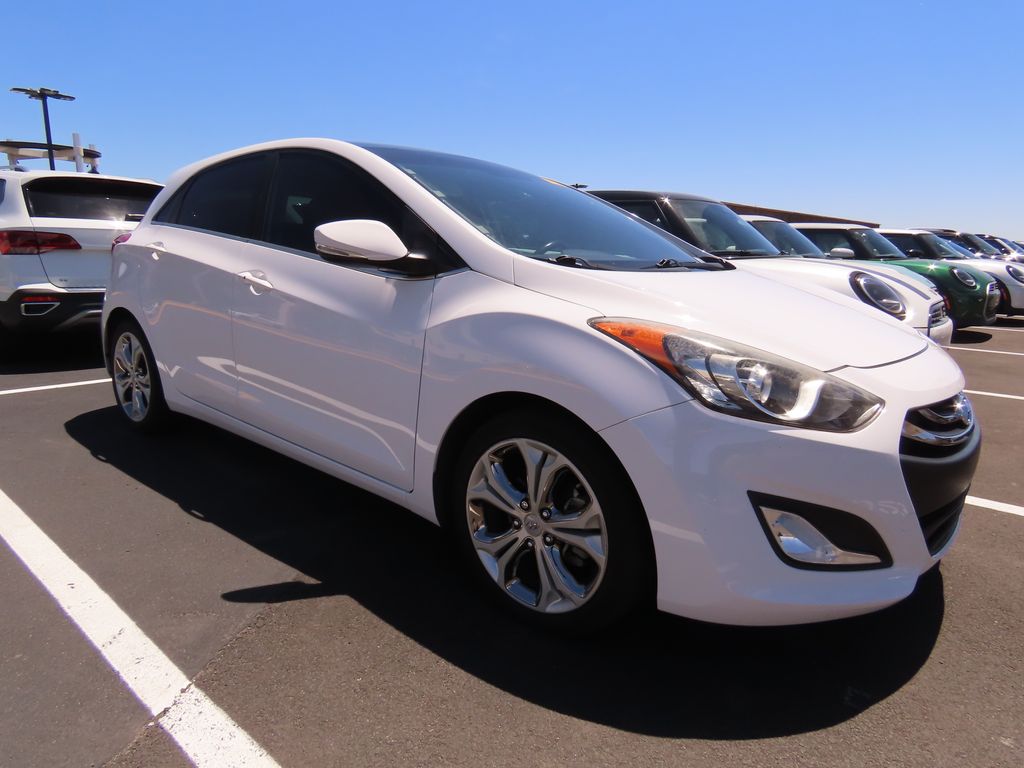 2013 Hyundai Elantra Base 2