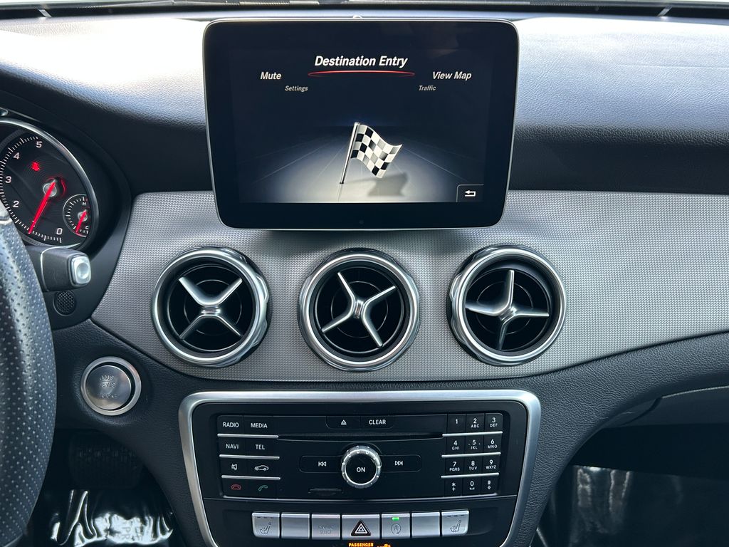 Thumbnail: 2020 Mercedes-Benz GLA - 23