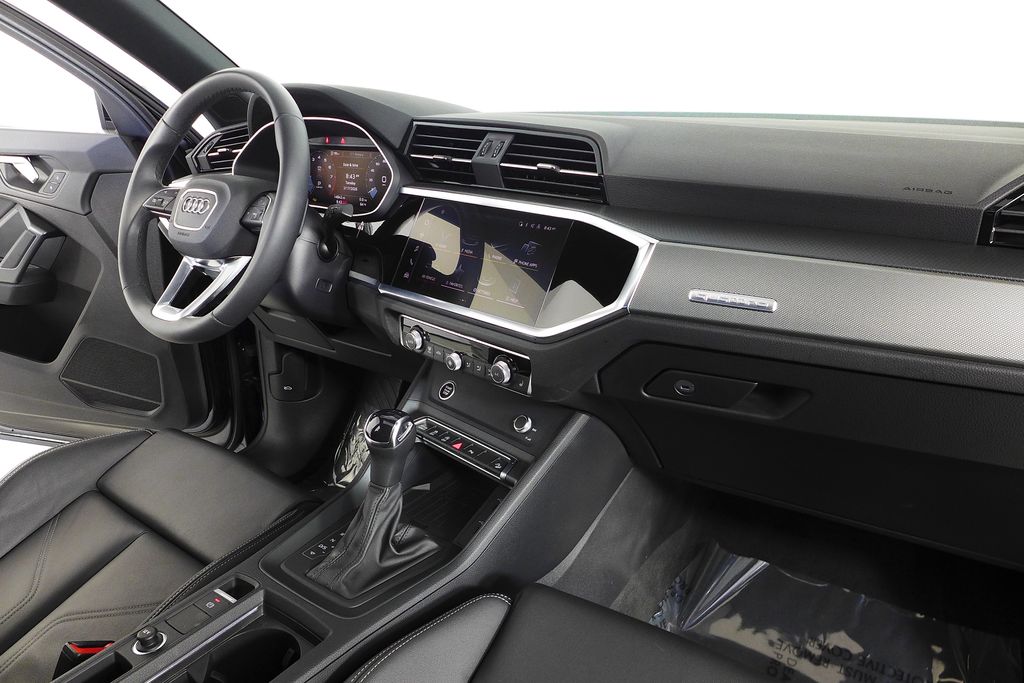 Thumbnail: 2025 Audi Q3 - 13