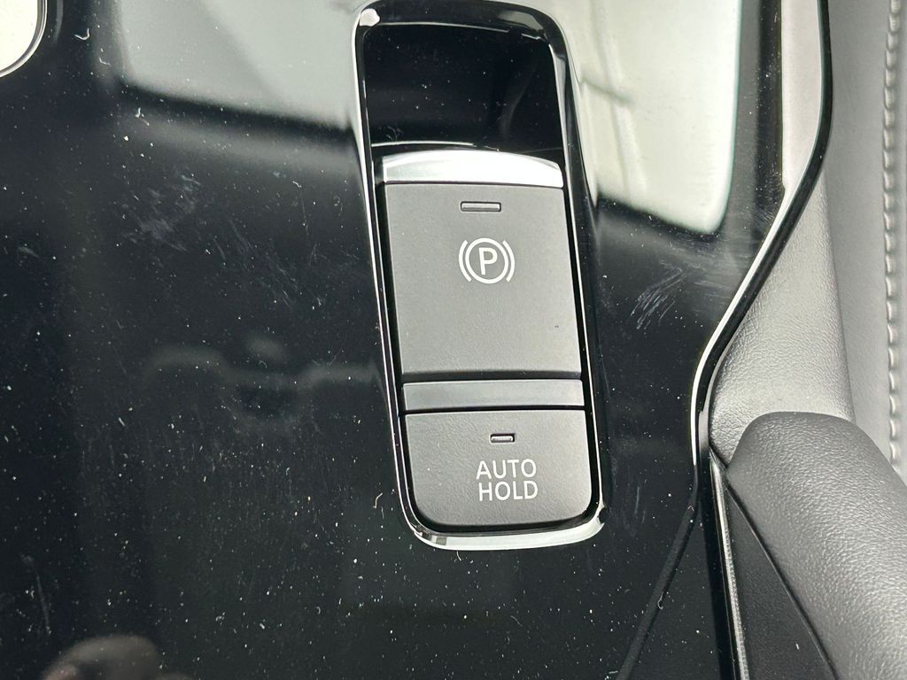 New 2026 White / Black Mitsubishi Trail Edition image 24