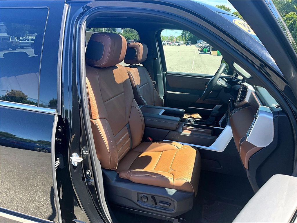 2025 Toyota Tundra — photo 11