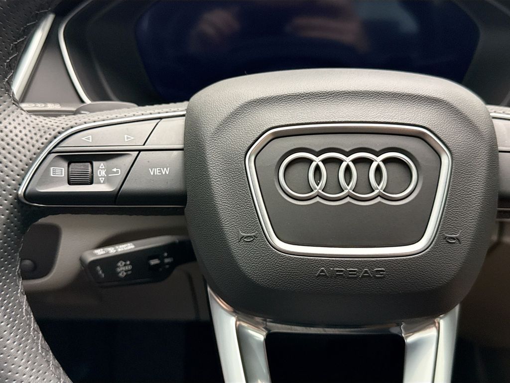 Thumbnail: 2024 Audi Q5 - 11