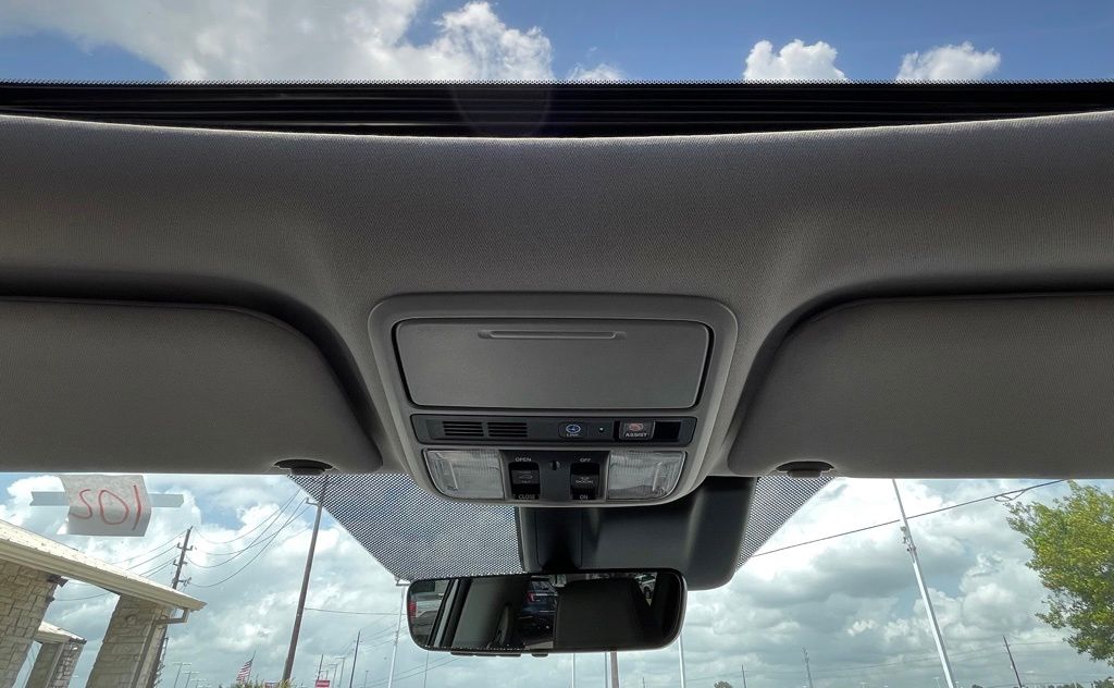 2018 Honda Odyssey Elite White at Community Honda