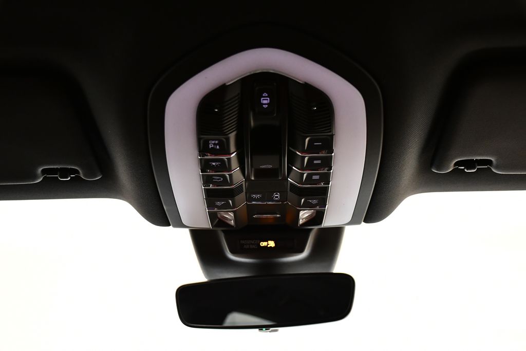 Thumbnail: 2026 Porsche Macan - 22