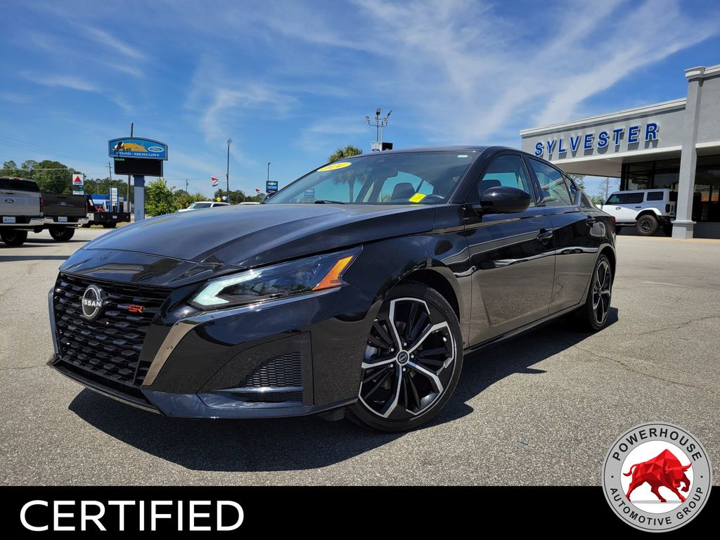 Super Black 2024 Nissan Altima 2.5 SR FWD Sedan Front-Wheel Drive Continuously Variable Transmission