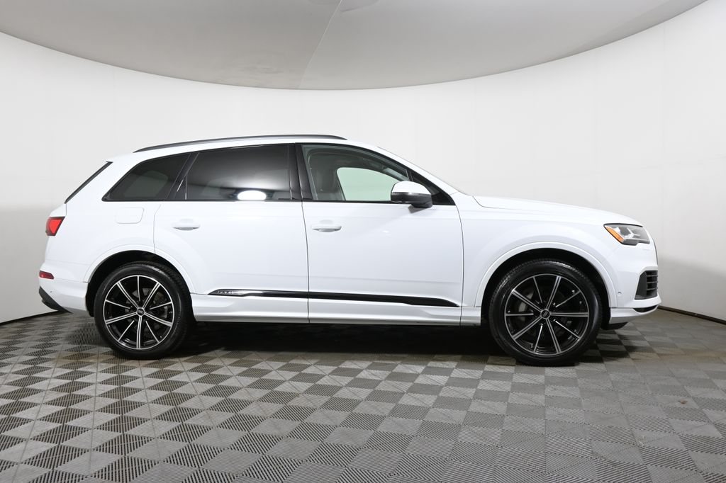 Thumbnail: 2023 Audi Q7 - 8