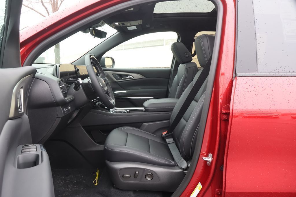 Thumbnail: 2026 Chevrolet Traverse - 14