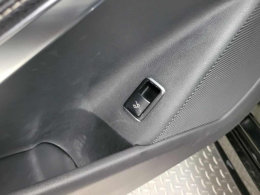 Thumbnail: 2016 Mercedes-Benz CLA - 28