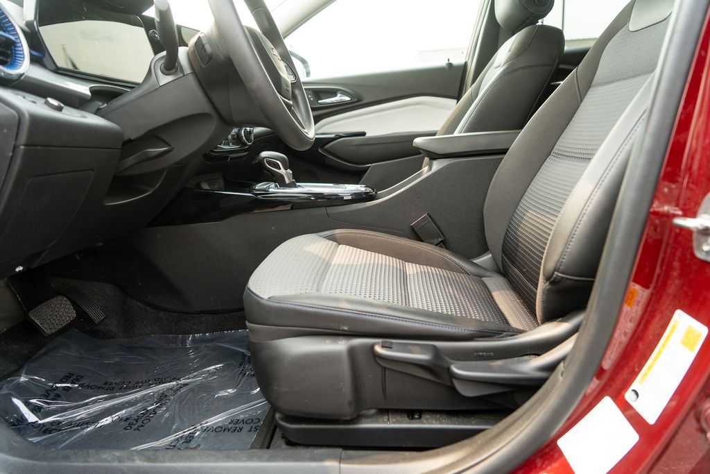 2024 Crimson Metallic Chevrolet Trax LT FWD SUV