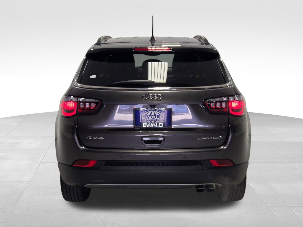 2022 Jeep Compass Limited photo