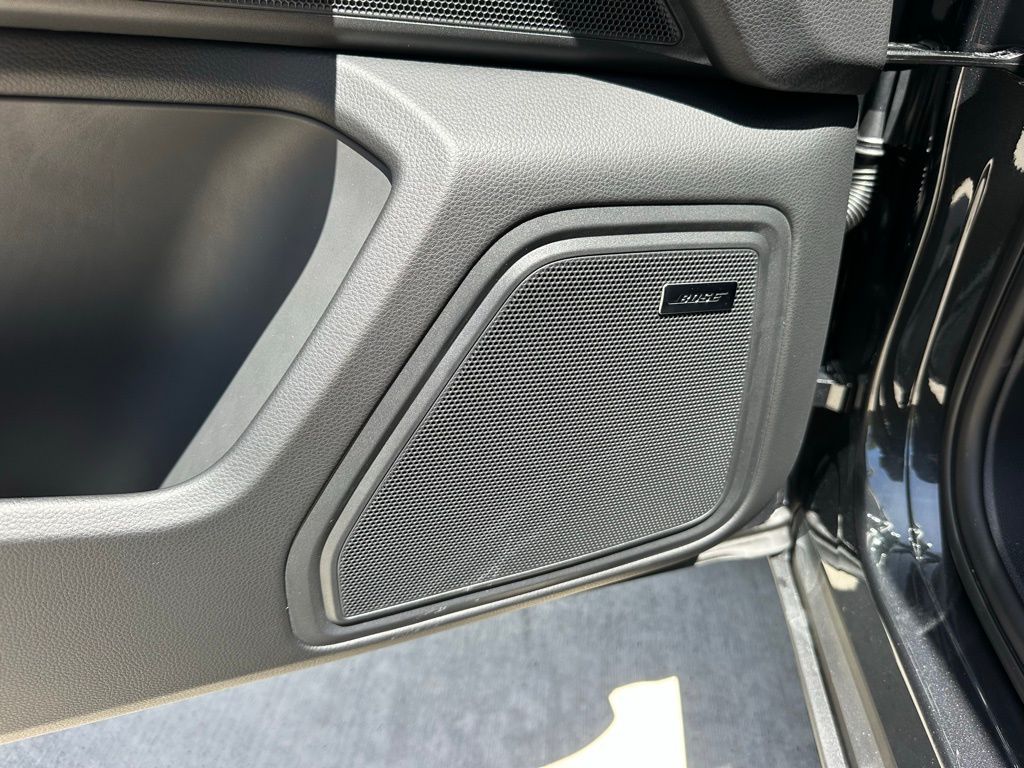 Thumbnail: 2026 Porsche Macan - 22