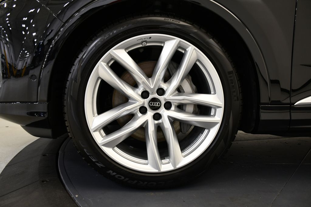 Thumbnail: 2025 Audi Q7 - 13