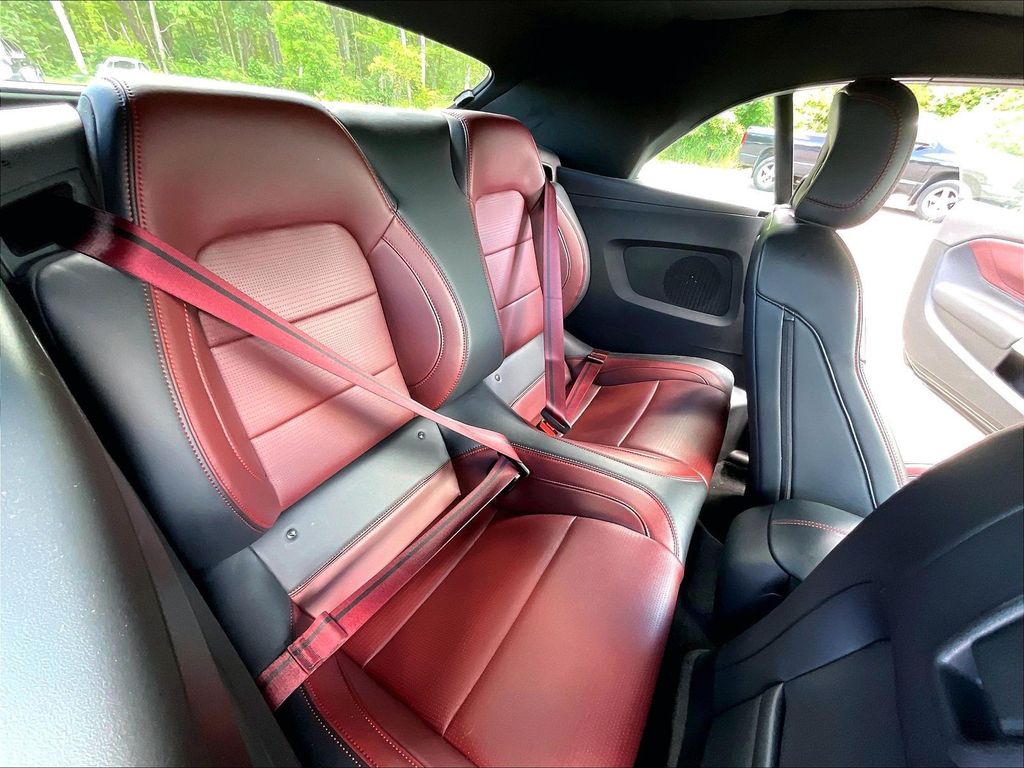 2025 Ford Mustang — photo 19