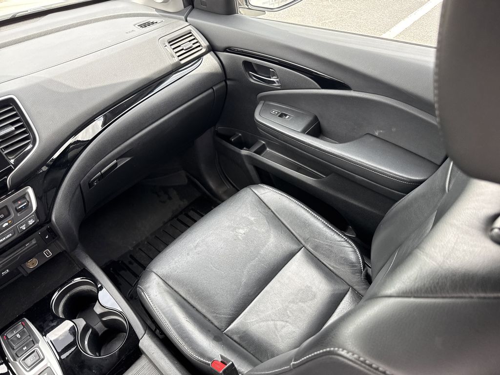 2019 Honda Pilot Touring  at Gullo Toyota