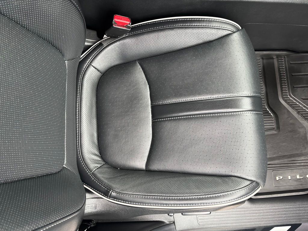 Used 2025 Honda Pilot SUV