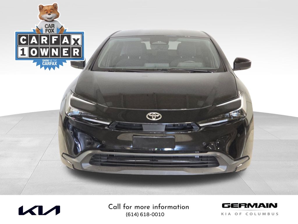 2024 Toyota Prius LE photo 2