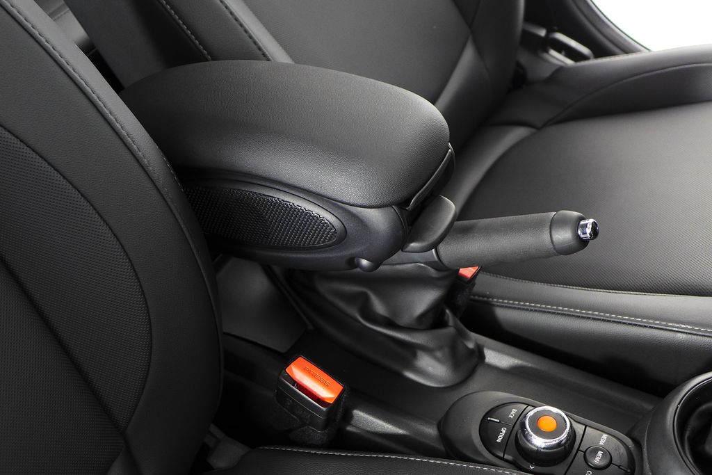 Thumbnail: 2019 MINI Cooper - 16