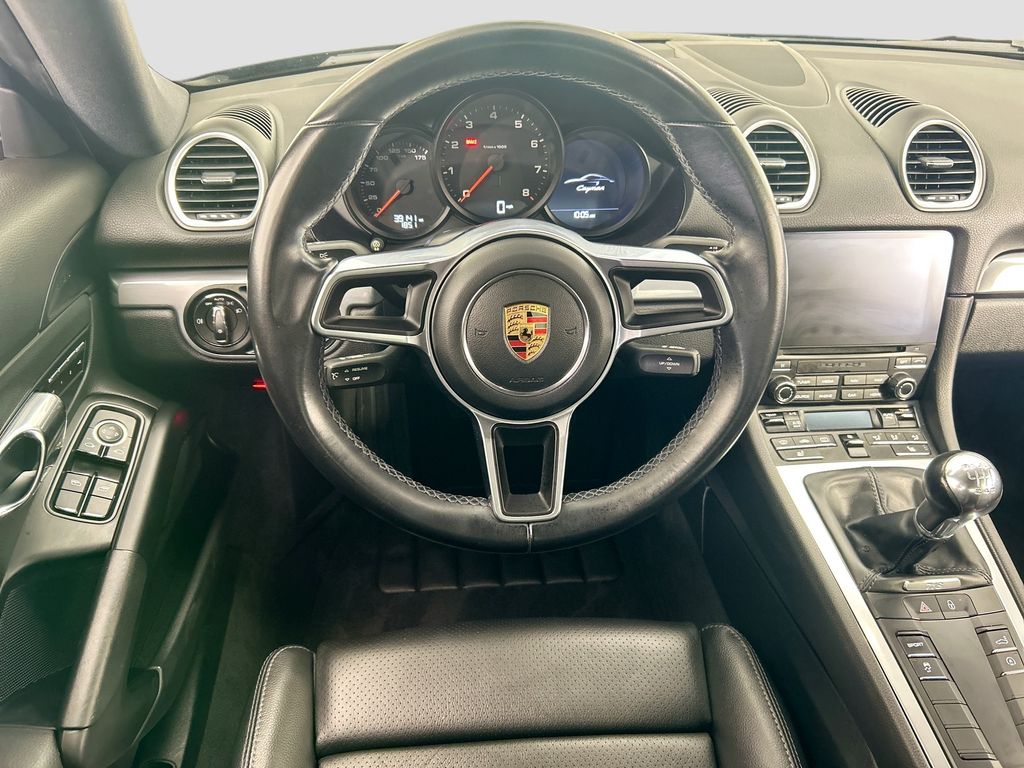 Thumbnail: 2017 Porsche 718 Cayman - 10