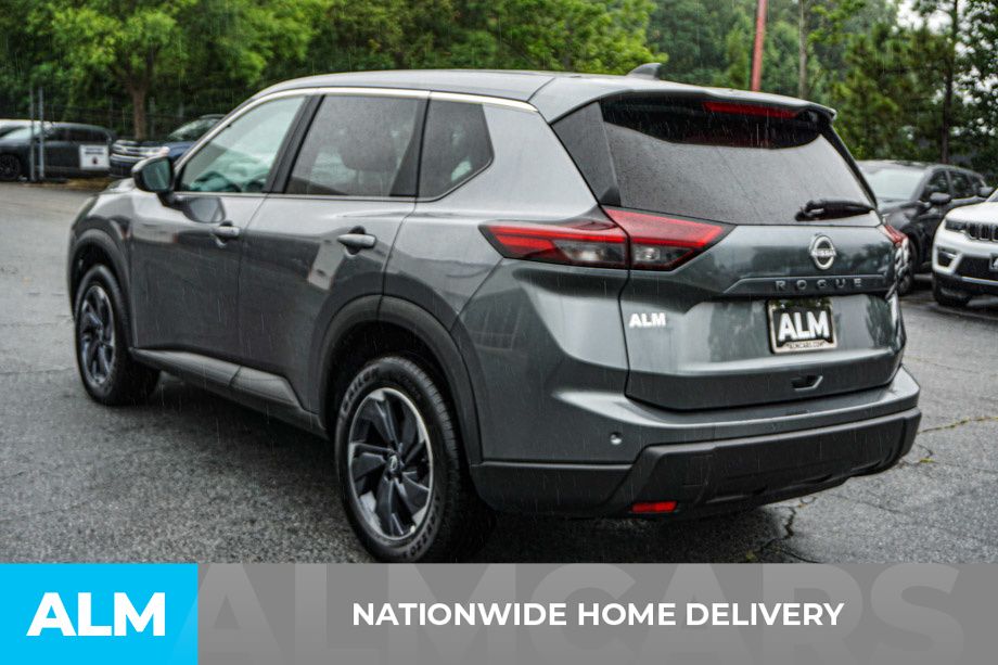 Used 2025 Gray Nissan SV image 5