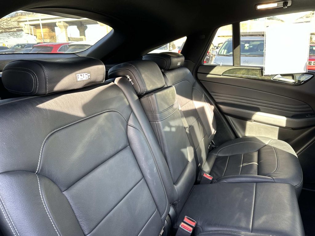 Thumbnail: 2018 Mercedes-Benz GLE - 27