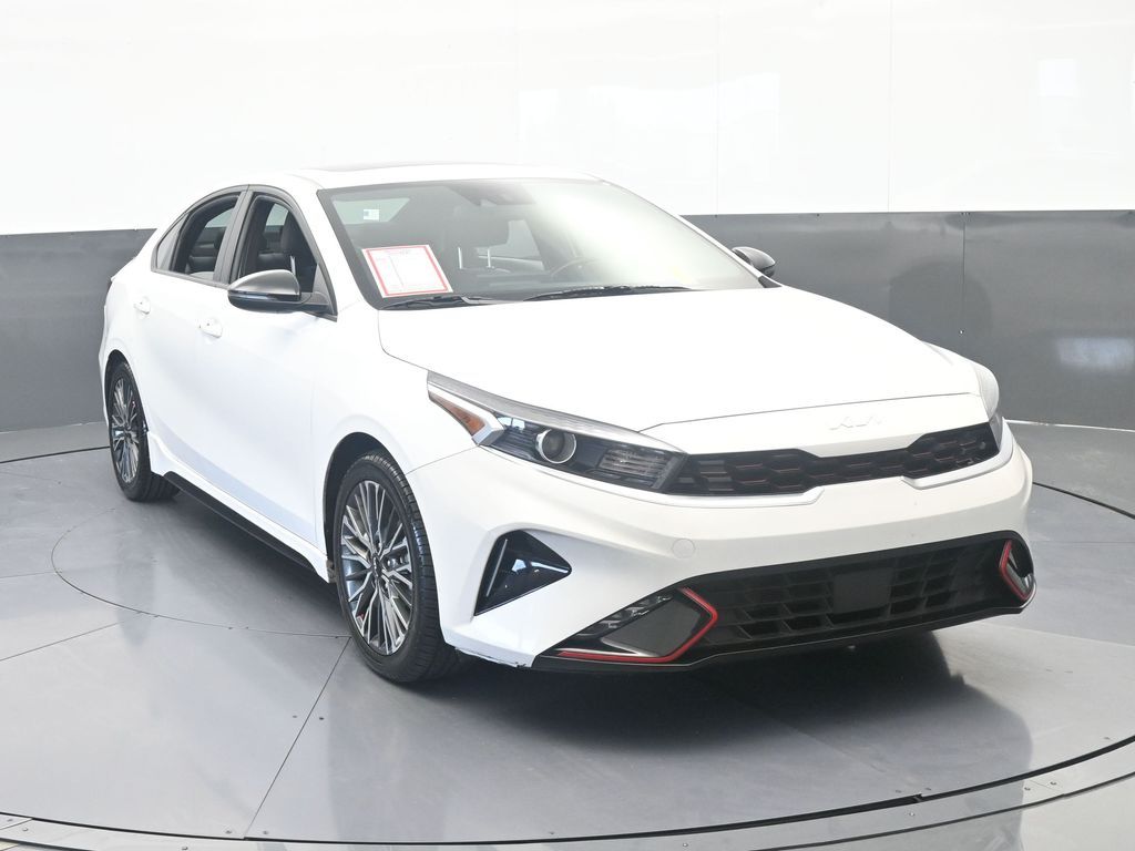Used 2024 Snow White Pearl Kia GT-Line image 9
