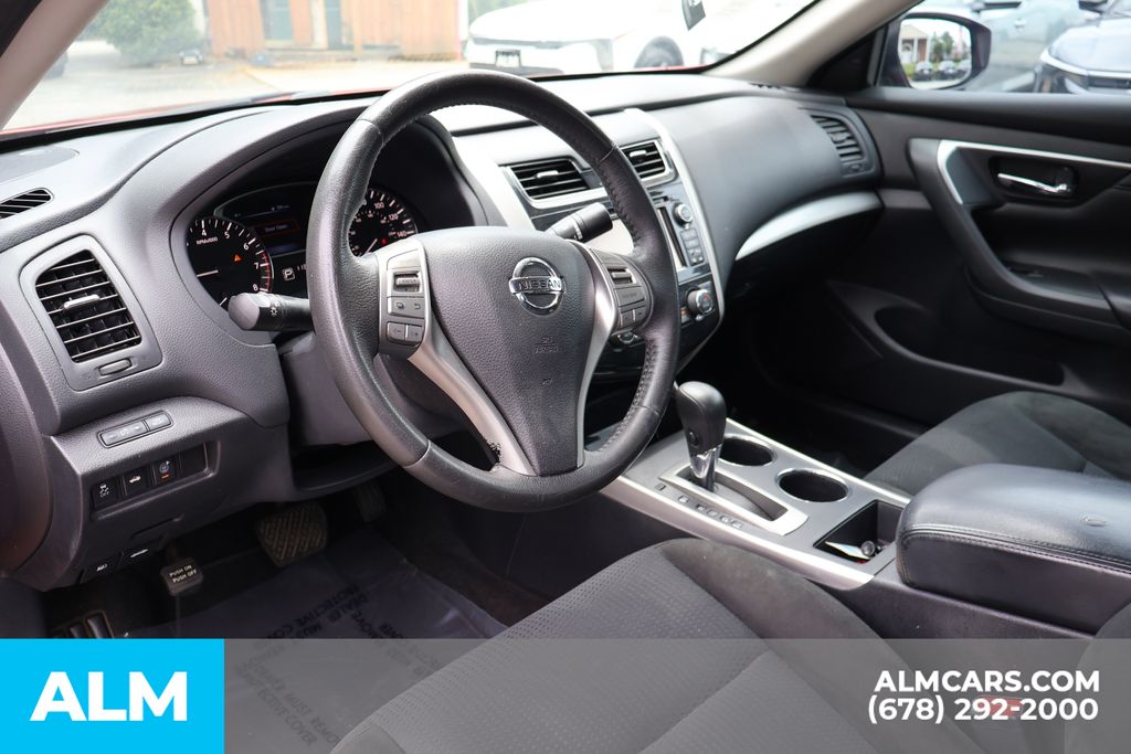 Used 2015 Red Nissan 2.5 SV image 10