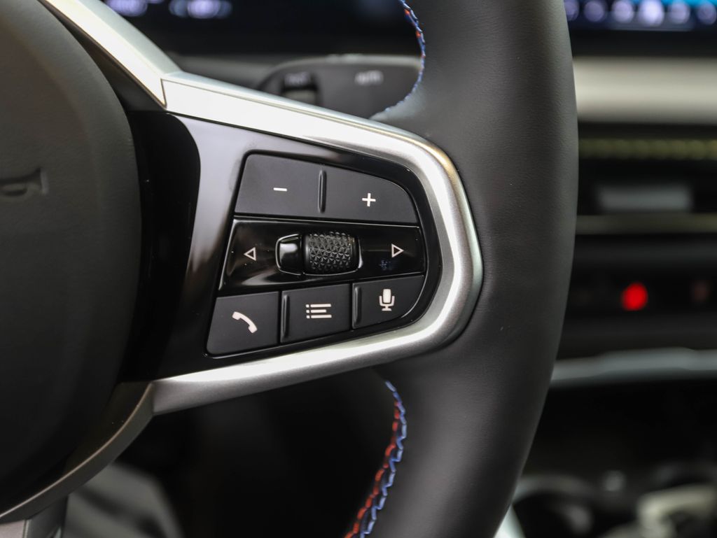 Thumbnail: 2025 BMW i4 - 13