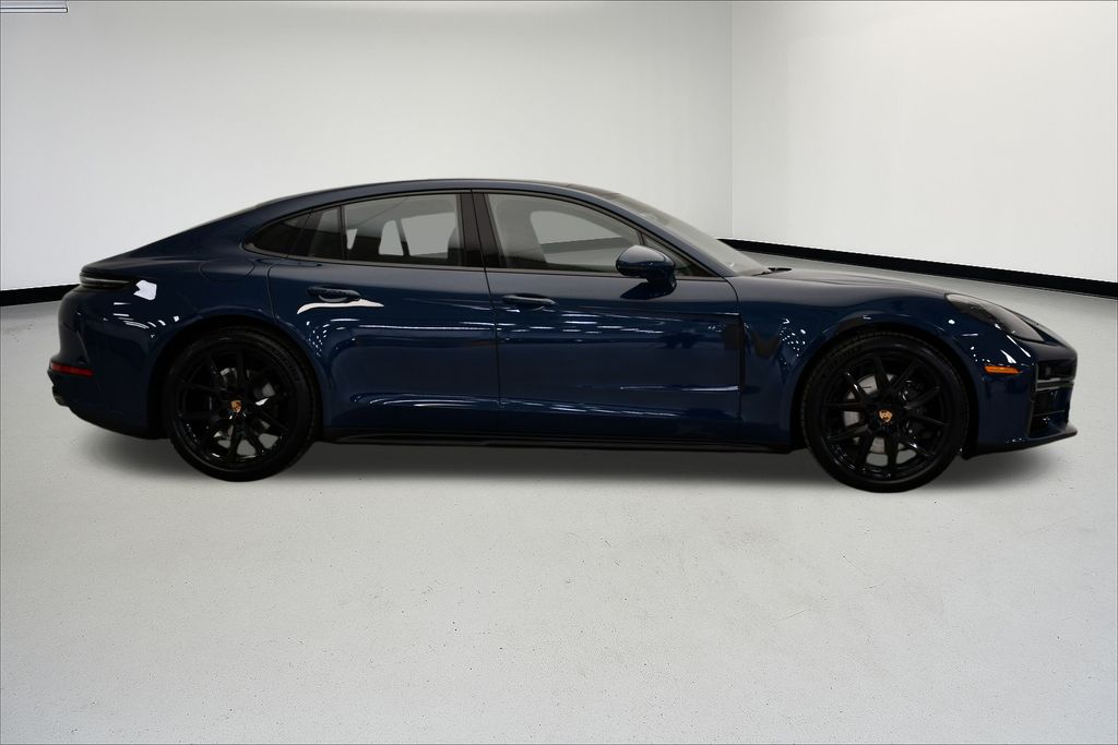 Thumbnail: 2026 Porsche Panamera - 8
