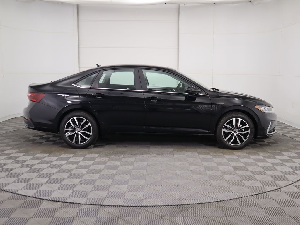 Thumbnail: 2026 Volkswagen Jetta - 4