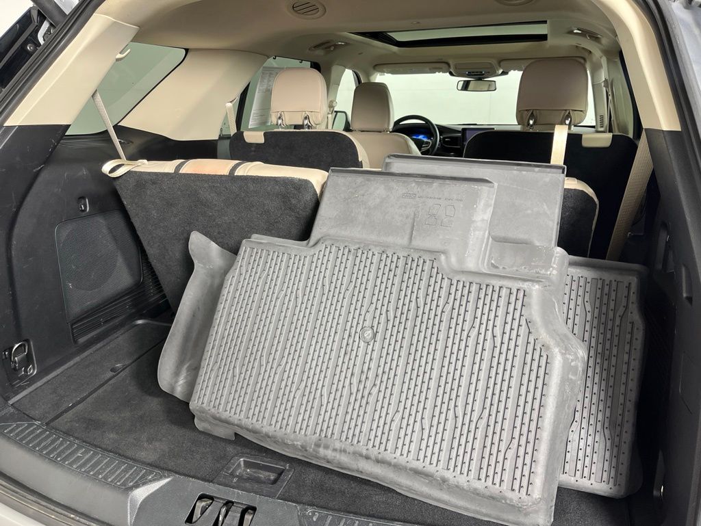 Thumbnail: 2021 Ford Explorer - 12