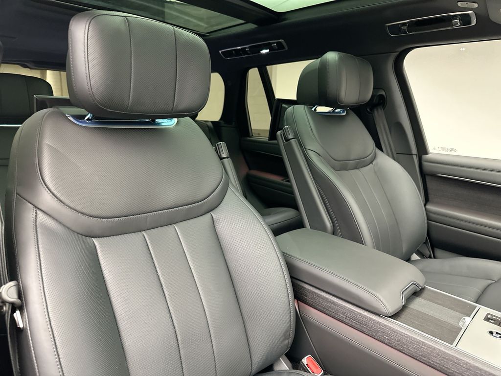 Thumbnail: 2025 Land Rover Range Rover - 11