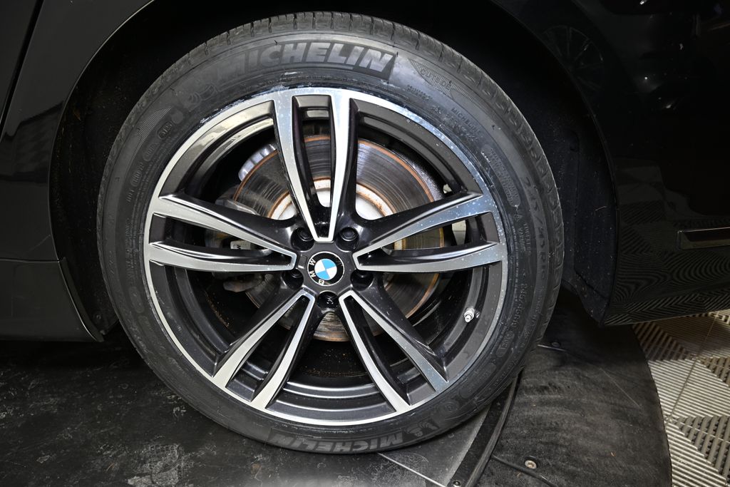 Thumbnail: 2020 BMW 7 Series - 12