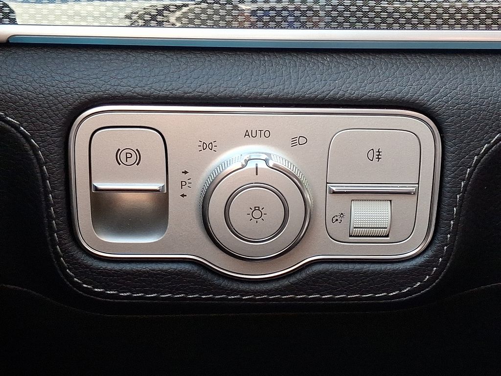 Thumbnail: 2022 Mercedes-Benz GLS - 26