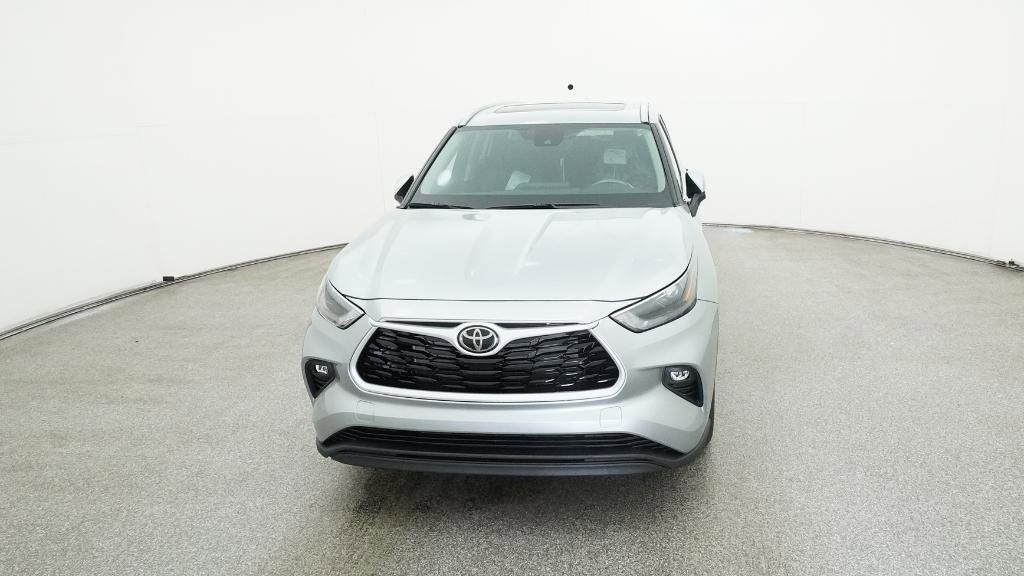 Thumbnail: 2025 Toyota Highlander - 23