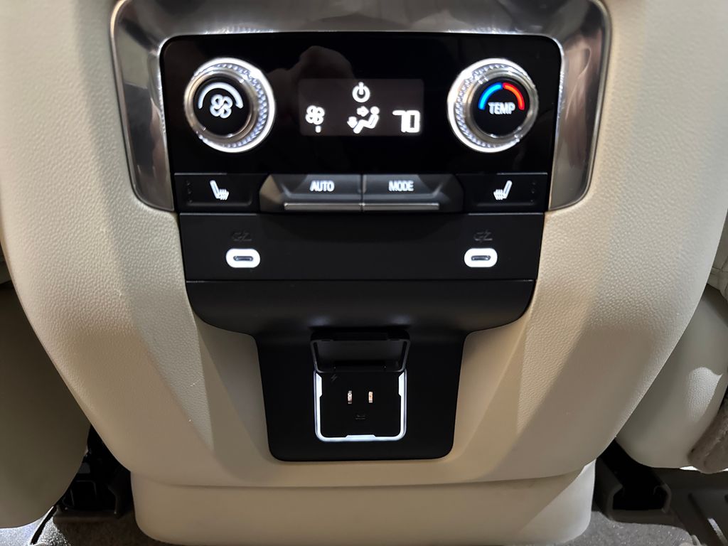 2023 White Frost Tricoat GMC Yukon Denali RWD SUV