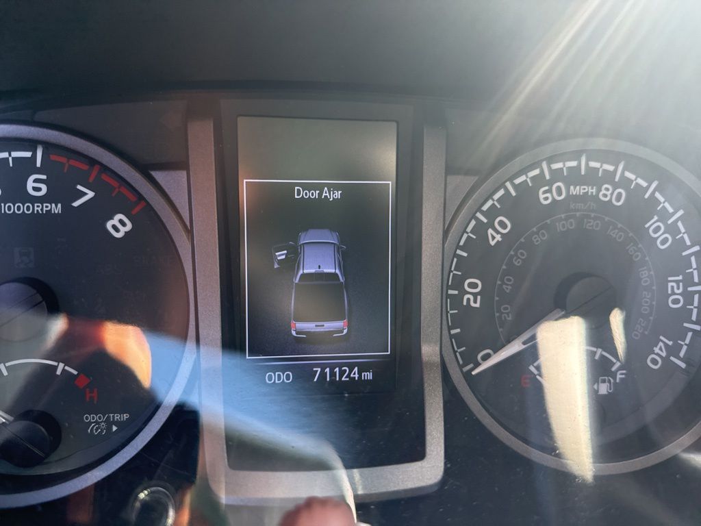 Thumbnail: 2020 Toyota Tacoma - 3