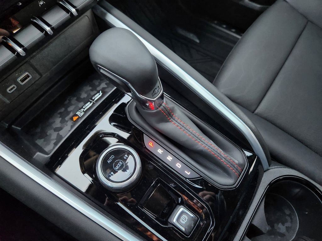 2026 Chevrolet Colorado Z71 photo 9