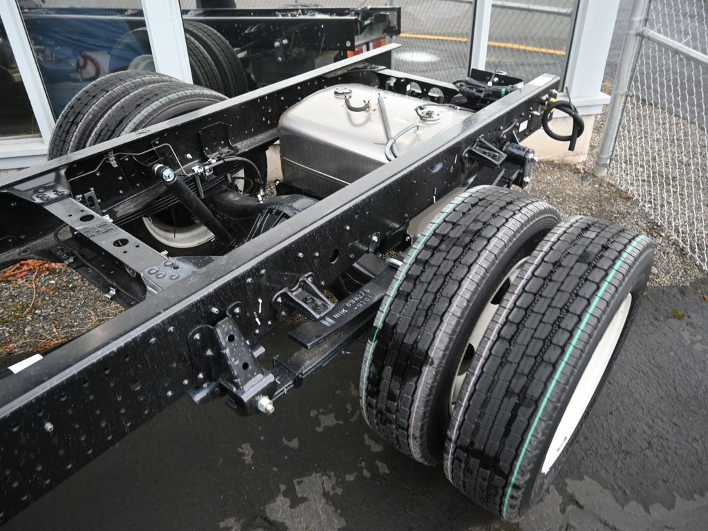 2025 Isuzu NPR XD 
