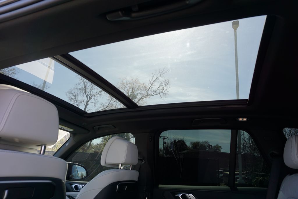 Thumbnail: 2024 BMW X5 - 17