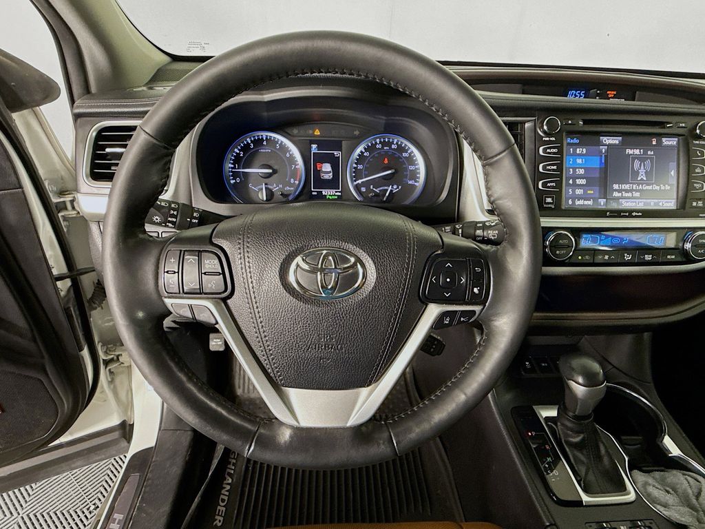 Thumbnail: 2019 Toyota Highlander - 11