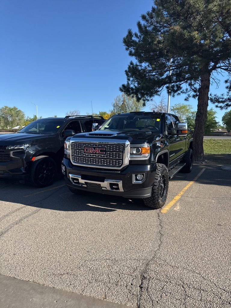 Onyx Black 2018 GMC Sierra 2500HD Denali Crew Cab SB 4WD Pickup Truck Four-Wheel Drive 6-Speed Automatic