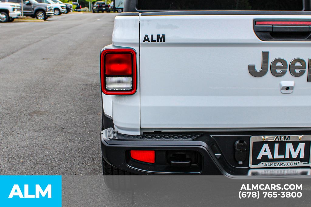 2023 Jeep Gladiator Overland photo 12