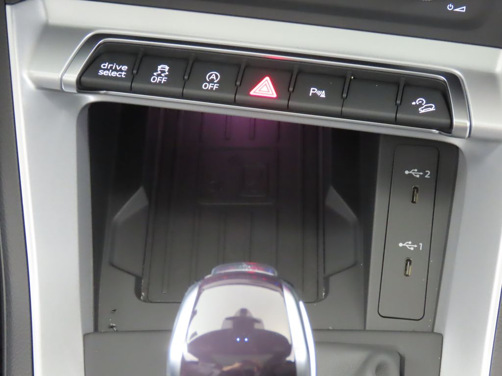 Thumbnail: 2025 Audi Q3 - 22