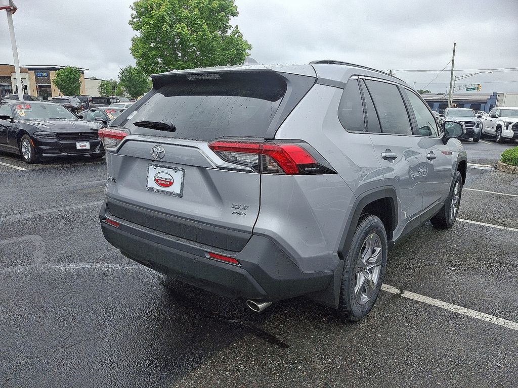 Thumbnail: 2025 Toyota RAV4 - 4