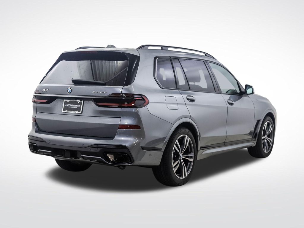 Thumbnail: 2027 BMW X7 - 5