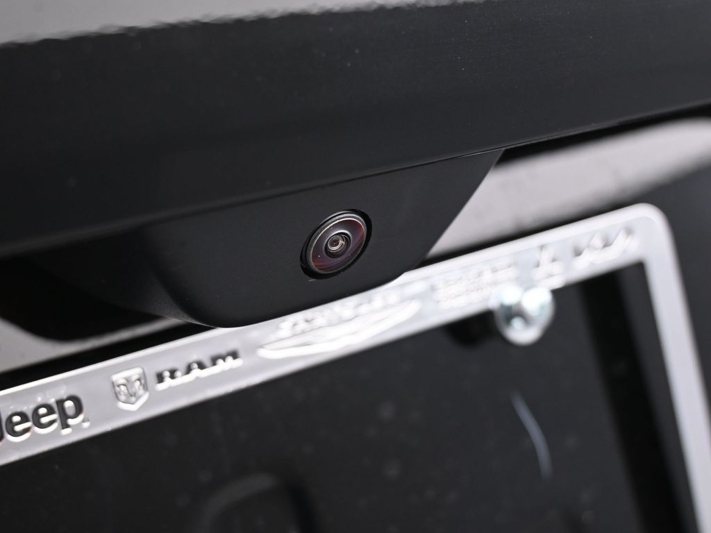 New 2025 Diamond Black Crystal Pearlcoat Jeep Limited image 31