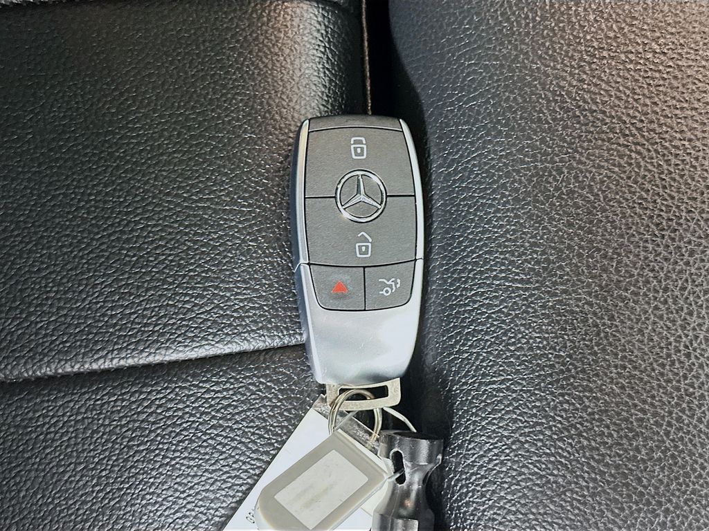 Used 2021 Gray Mercedes-Benz A 220 image 35