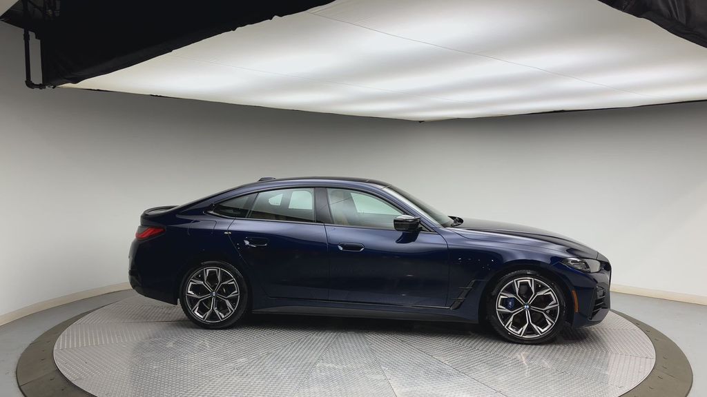 Thumbnail: 2022 BMW 4 Series - 9